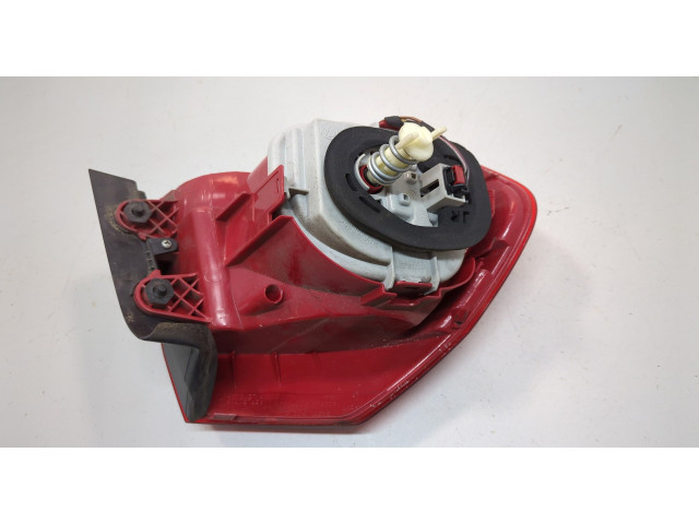 Задний фонарь     561945096H     