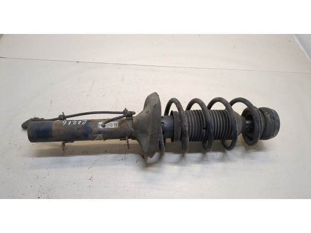 Стойка амортизатора  Volkswagen Golf 4 1997-2005 1J0413031S     