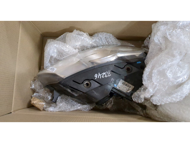 Фара передняя  Volkswagen Passat 6 2005-2010 правая 