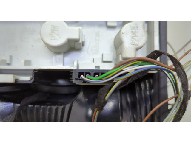 Задний фонарь 1Z5945112B