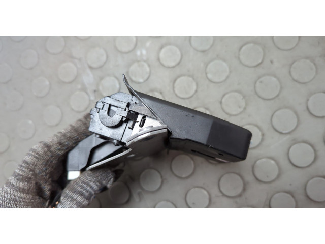 Замок багажника  Volvo S40 2004-       