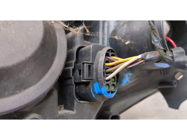 Фара передняя Skoda Fabia 2007-2014 правая