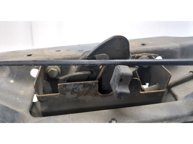 Замок капота Volkswagen Golf 4 1997-2005