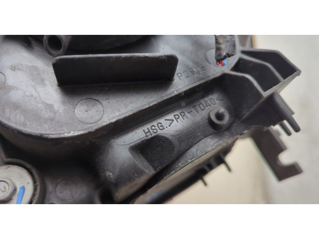 Фара передняя Honda CR-V 2001-2006 правая