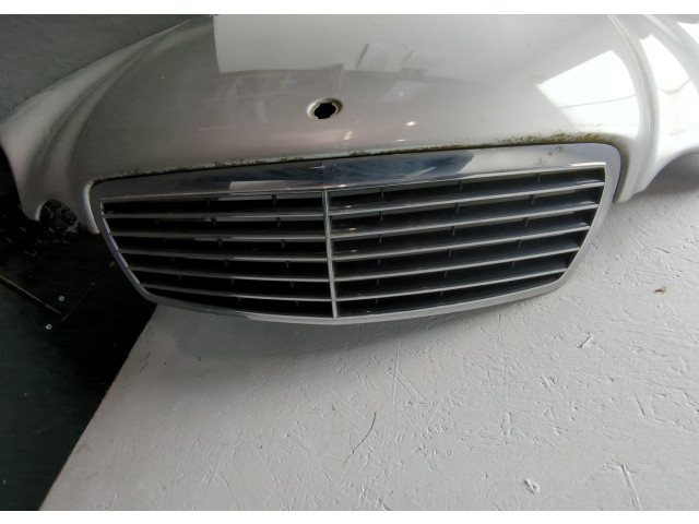 Решетка радиатора  Mercedes E W211 2002-2009          