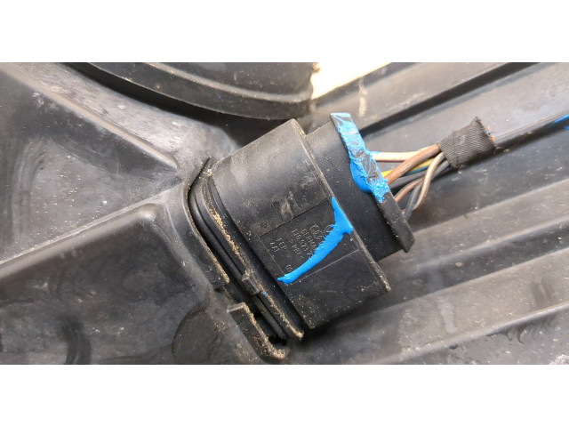 Фара передняя Volkswagen Scirocco 2008- правая