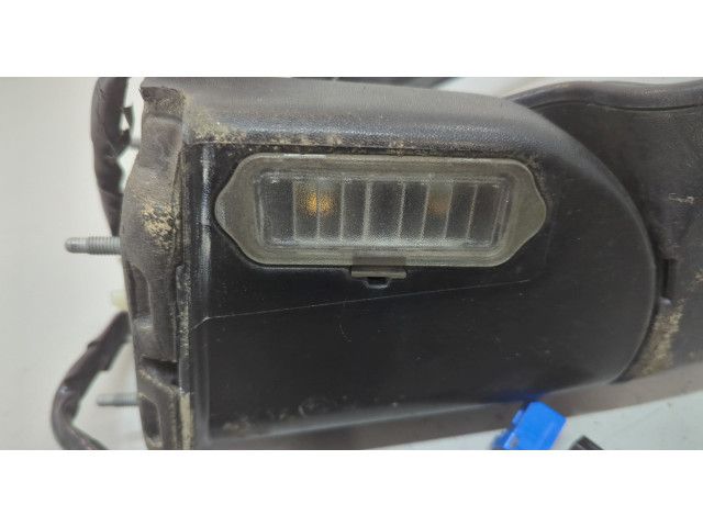 Зеркало боковое  Cadillac Escalade 2 2001-2006  правое           88980722