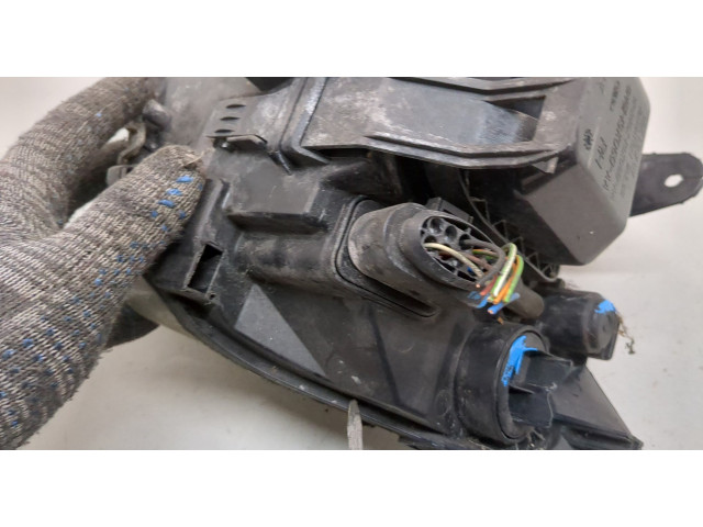 Фара передняя  Ford Focus 2 2005-2008 правая 