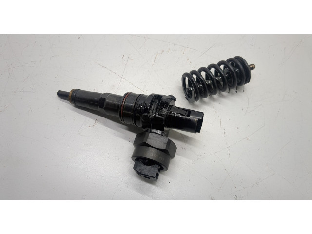 Форсунка топливная  Skoda Fabia 1999-2007    038130073AJ, 038130079CX     