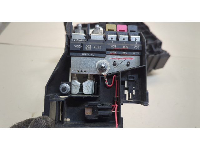 Блок предохранителей  Cadillac XT4 2018-2023         