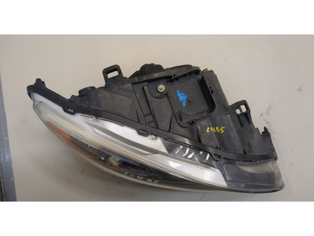 Фара передняя  Volvo S60 2010-2018 правая 