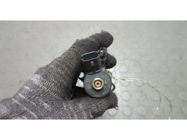 Форсунка топливная Citroen Berlingo 2008-2012 1980L1, 0445110311