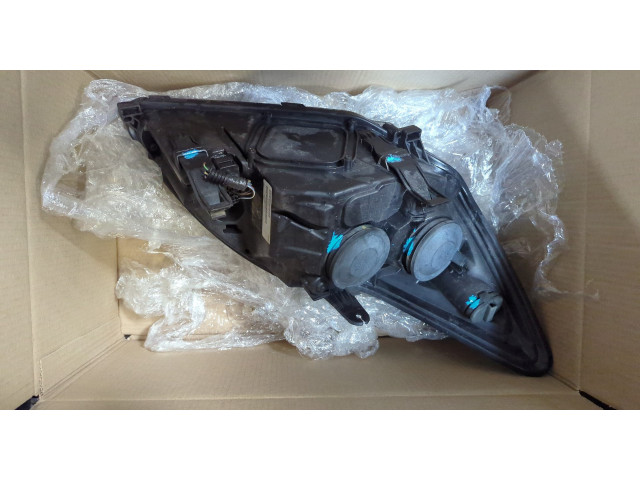 Фара передняя  Ford Focus 2 2008-2011 левая 