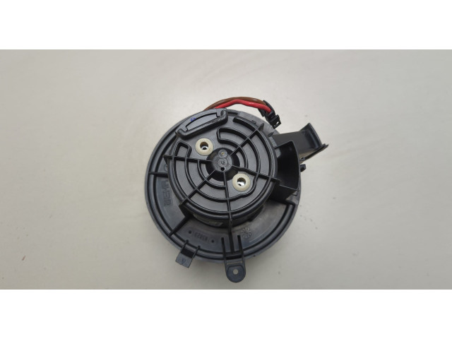 Моторчик печки  Mercedes E W212 2009-2016 A2048200208    A2048200208   