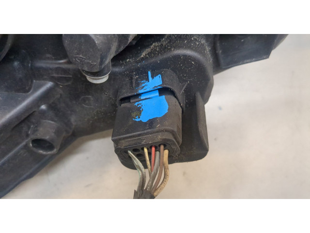 Фара передняя  Peugeot 208 2012-2019 правая 