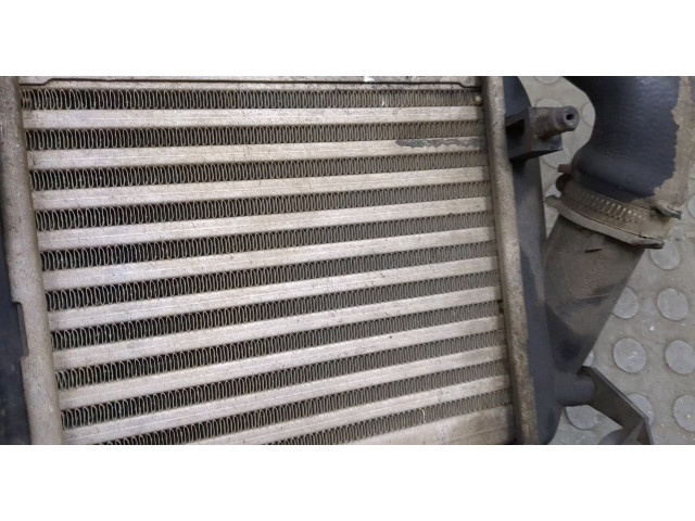 Интеркулер Audi A4 (B6) 2000-2006 8E0145805P