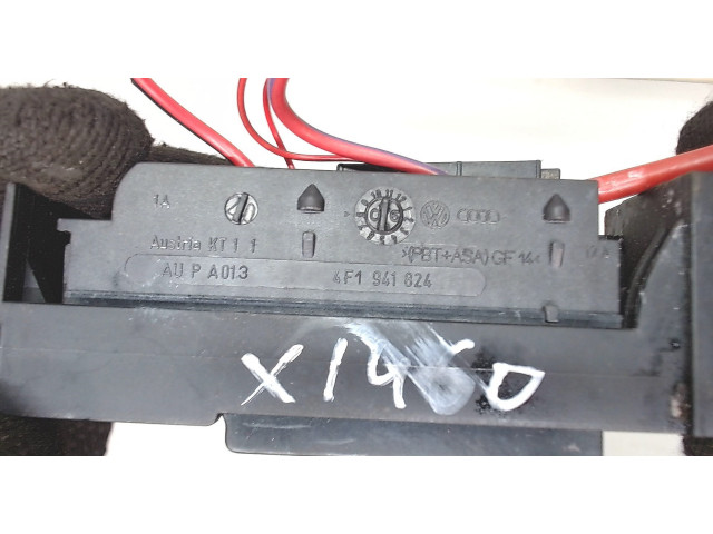 Блок предохранителей  Audi A8 (D3) 2005-2007      4f1941824     