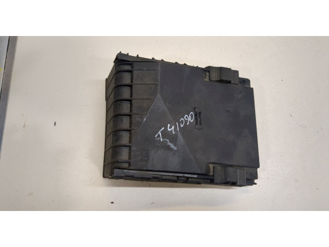 Крышка блока предохранителей  Audi Q3 2014-2018         