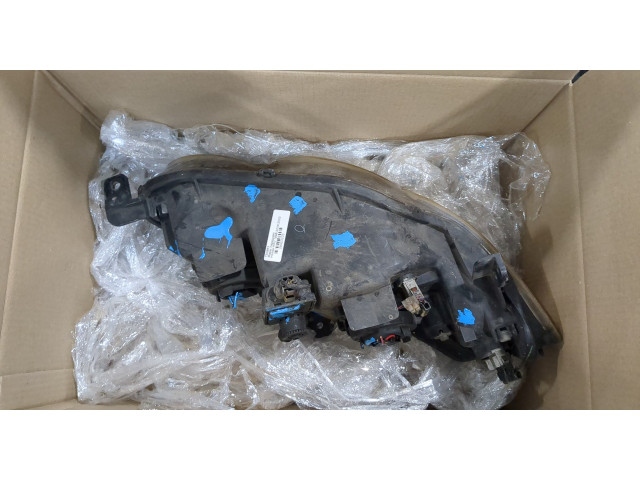 Фара передняя Honda HRV 1998-2006 левая