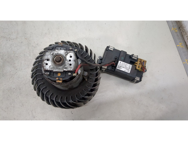 Моторчик печки  Audi A6 (C6) 2004-2011 4F0820020A    4F0820020A   