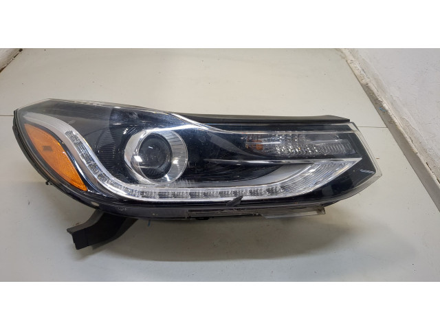 Фара передняя  Chevrolet Trax 2016-2022 правая 