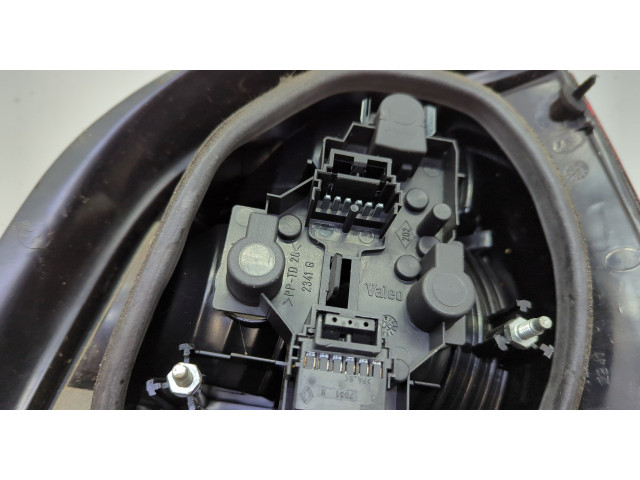 Задний фонарь 7700428054