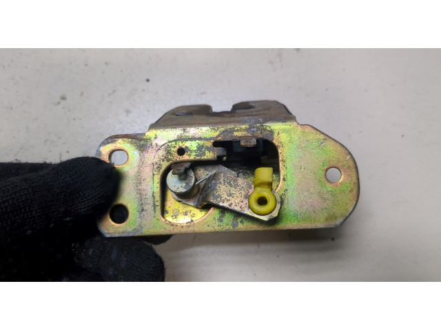 Замок багажника Volvo S40 / V40 1995-2004