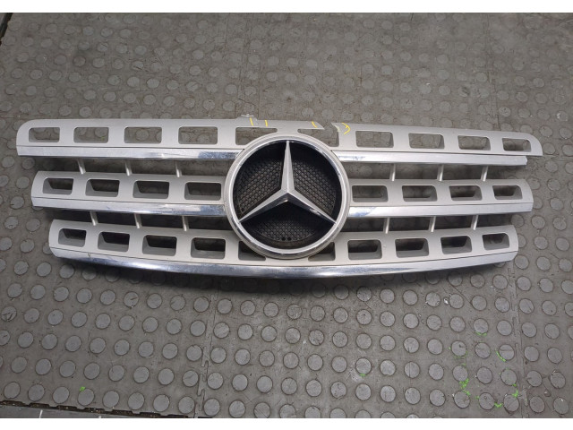 Решетка радиатора  Mercedes ML W164 2005-2011          