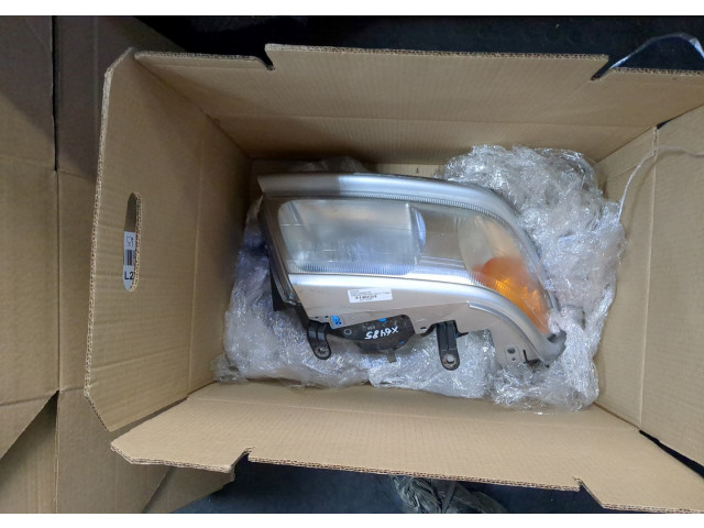 Фара передняя Mitsubishi Montero Sport / Pajero Sport 1996-2008 правая