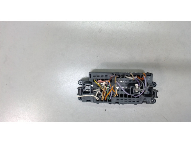 Блок предохранителей Citroen Berlingo 1997-2002 9635518280 1.9