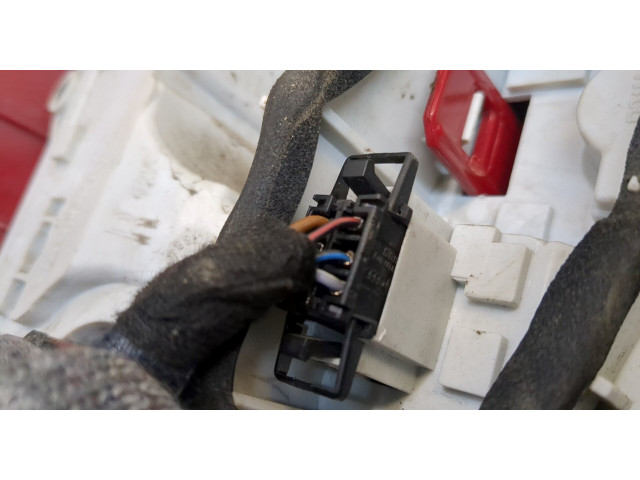 Задний фонарь     5L0945096, 5L0945112     