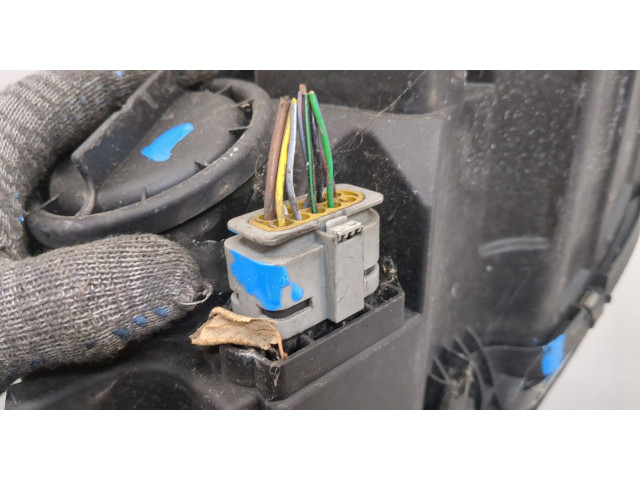 Фара передняя Mercedes C W204 2006-2015 правая