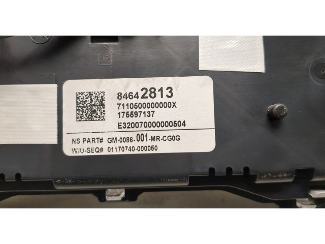 Панель приборов  Chevrolet Equinox 2017-2024       84642813     