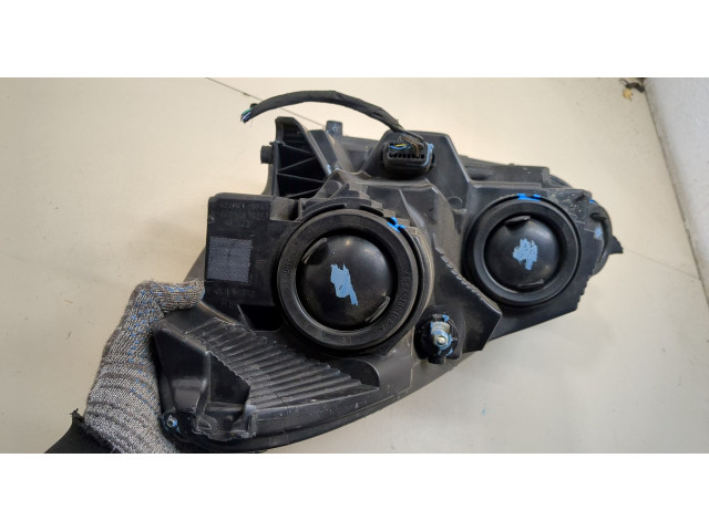 Фара передняя  Ford Escape 2019-2022 правая 