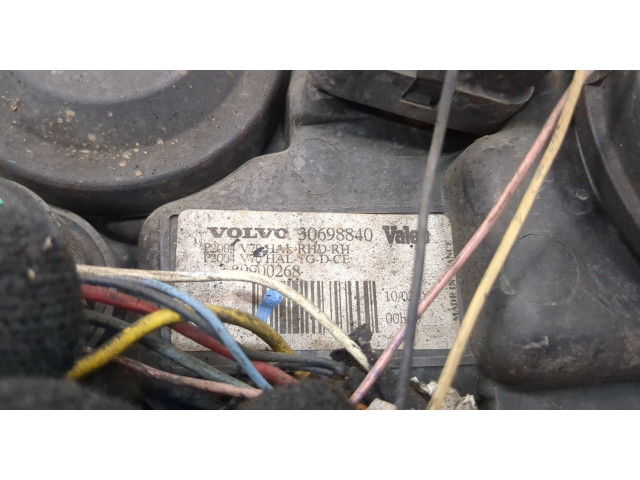 Фара передняя  Volvo V70 2001-2008 правая 