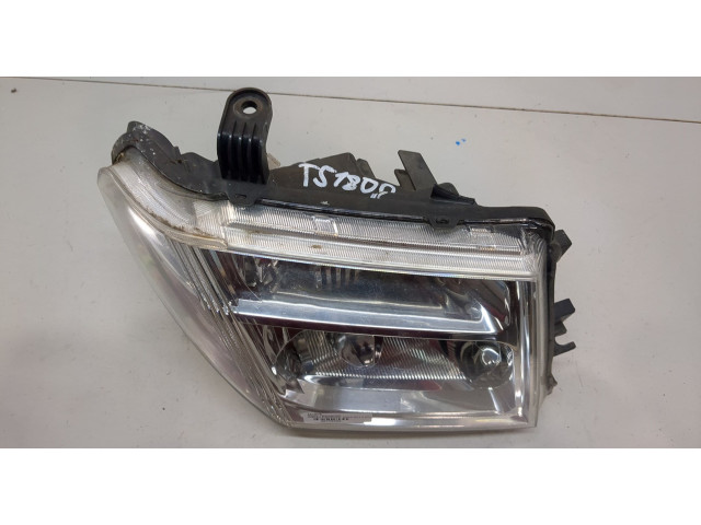 Фара передняя Nissan Pathfinder 2004-2014 правая