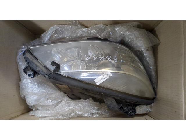 Фара передняя  Mercedes C W204 2007-2013 правая 