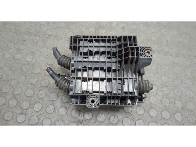 Блок предохранителей Cadillac XT5 2016-2019