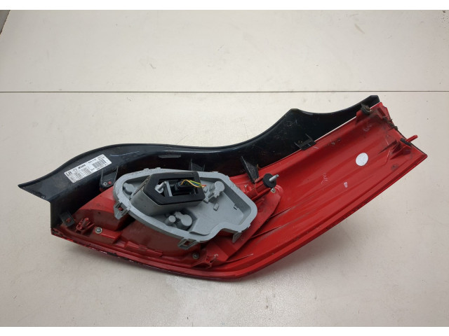 Задний фонарь          