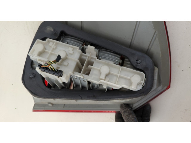 Задний фонарь          