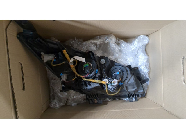 Фара передняя Mazda 3 (BL) 2009-2013 левая