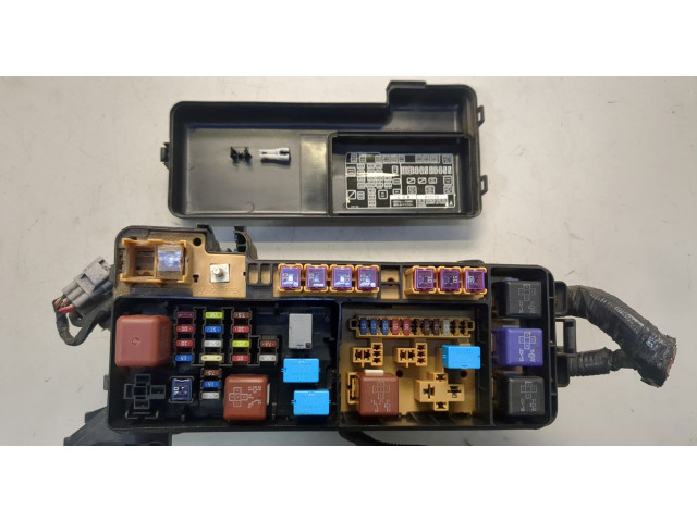 Блок предохранителей  Toyota Highlander 1 2001-2007         