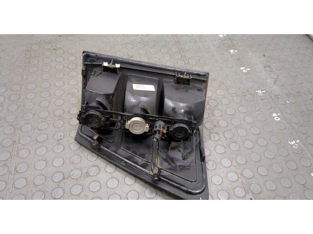 Задний фонарь          