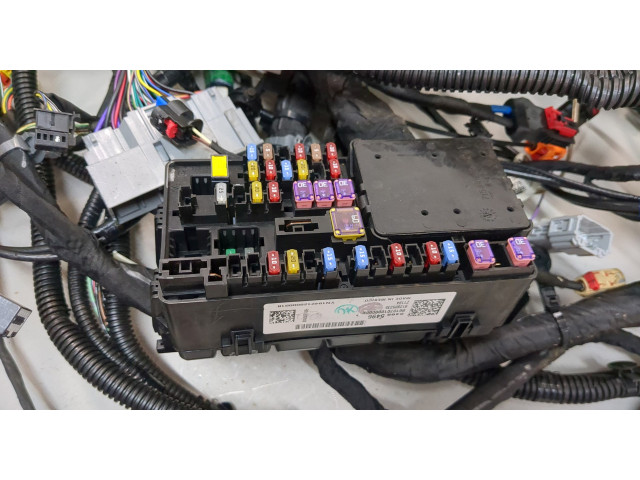 Блок предохранителей  GMC Acadia 2019-2025      84995496   