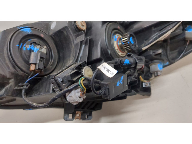 Фара передняя Mazda 3 (BL) 2009-2013 правая