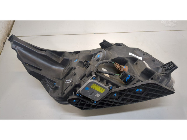 Фара передняя  Ford Explorer 2015-2018 левая 