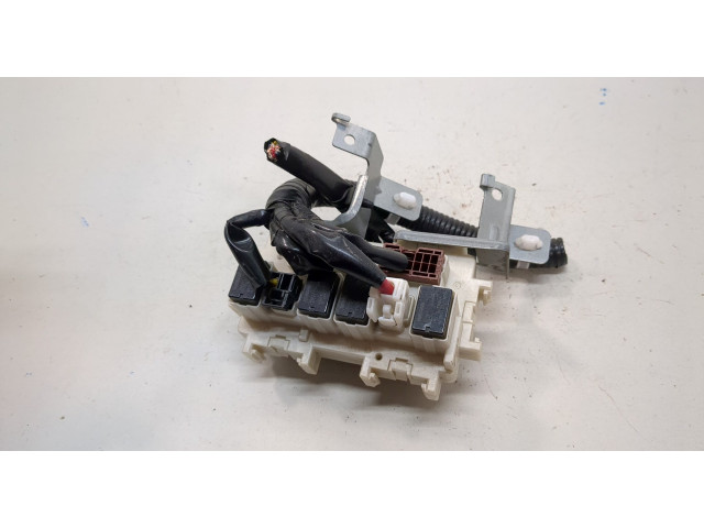 Блок предохранителей  Infiniti QX56 2010-2013      243501LA1B   