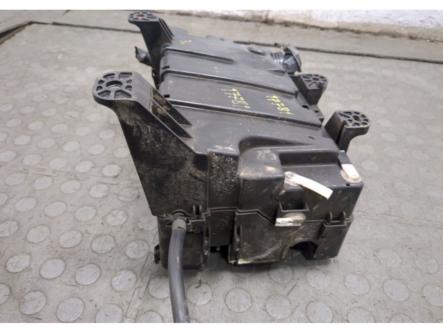 Блок предохранителей  Toyota Sequoia 2008-      827410C060   