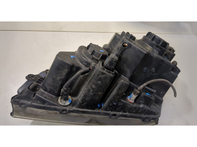 Фара передняя  KIA Sorento 2002-2009 правая 