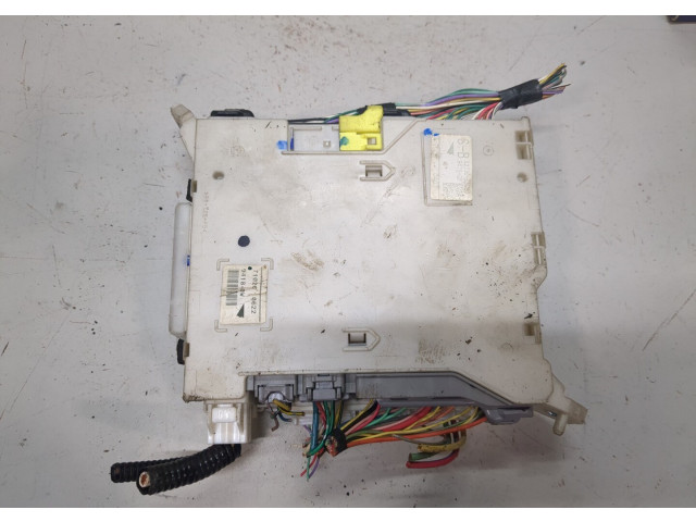 Блок предохранителей  Lexus IS 2005-2013      8267253060    2.2